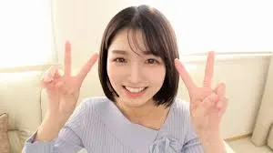 SIRO-4753 【第一枪】【通透度出众】【美缙缱绻】发现一个干净利落，笑容灿烂的美JD。当我经历了人生中第一次被演员狠狠指法的群发后，我的傻才渐渐显露了.. 网上AV应用→AV体验拍摄1720