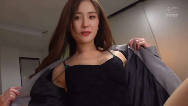 杨幂被女上司用丝袜诱惑