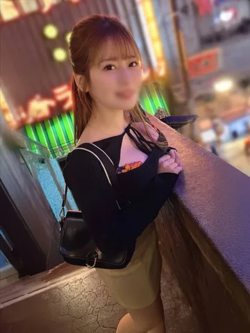 FC2-PPV-4789125 【超级火辣，最强悍的已婚女性】一位29岁、30多岁的妻子，拥有柔软光滑的肌肤，拥抱起来感觉棒极了。Maina